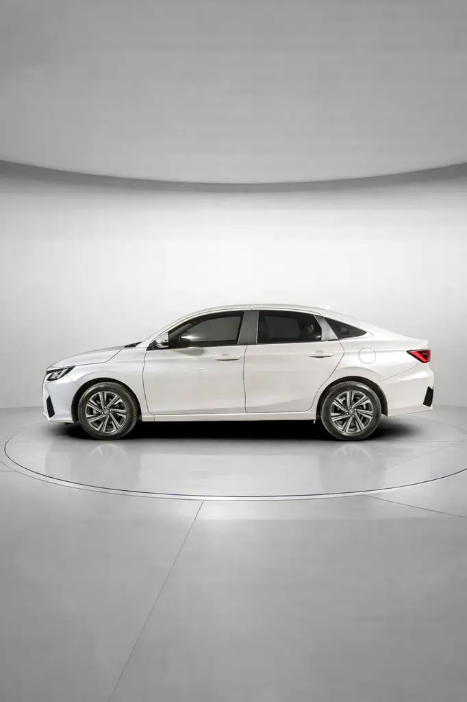 Toyota Yaris 2023 G Grade - GCC Specs - Like New Condition - Image 7