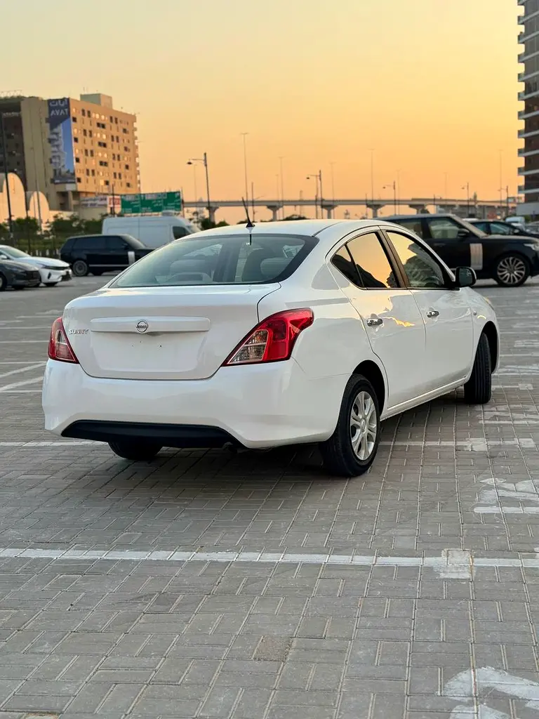 Nissan Sunny 2022 GCC Excellent condition - Image 9