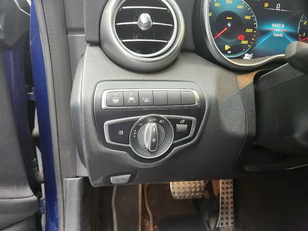 Mercedes-Benz C-Class C200 2022 - Korean Specs - Excellent Condition! - Image 14