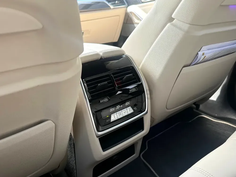BMW X6 M50i GCC 2020 Clean Title - Image 14