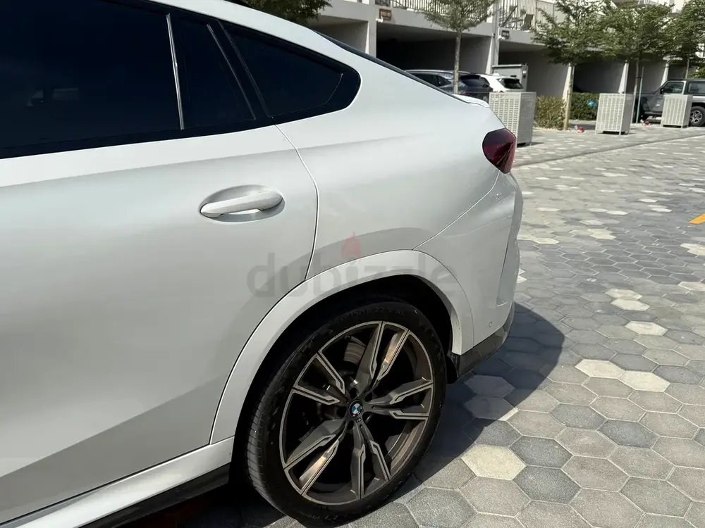 BMW X6 M50i GCC 2020 Clean Title - Image 4