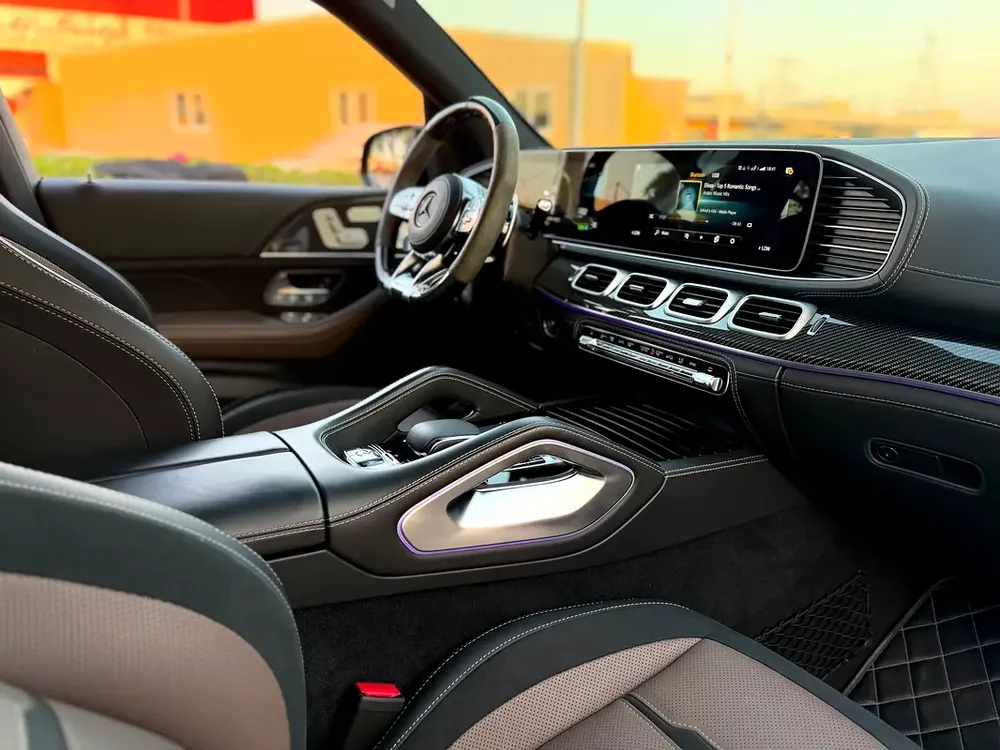2021 Mercedes-Benz GLS 63 AMG | GCC Specs | Low Mileage | Pristine Condition full agency service - Image 11