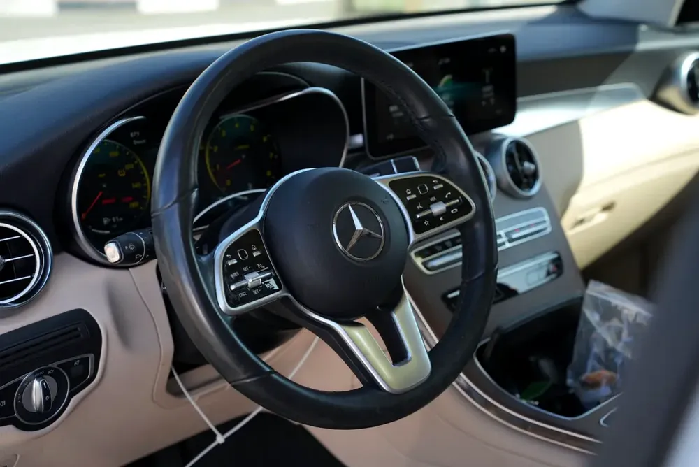Mercedes-Benz GLC 300 4MATIC 2022 - American Specs - Image 5