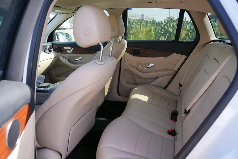 Mercedes-Benz GLC 300 4MATIC 2022 - American Specs - Image 8