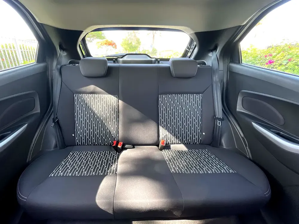 WARRANTY UNLIMITED MILEAGE / TREND + ALLOY WHEEL + POWER WINDOW + BLUETOOTH + USB / IN HOUSE FINANCE - Image 19