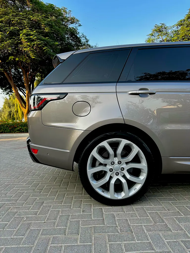 Selling Our Lovely Family Car - Agency Serviced - Original Paint - Like New Condition - 2 Keys - Image 7