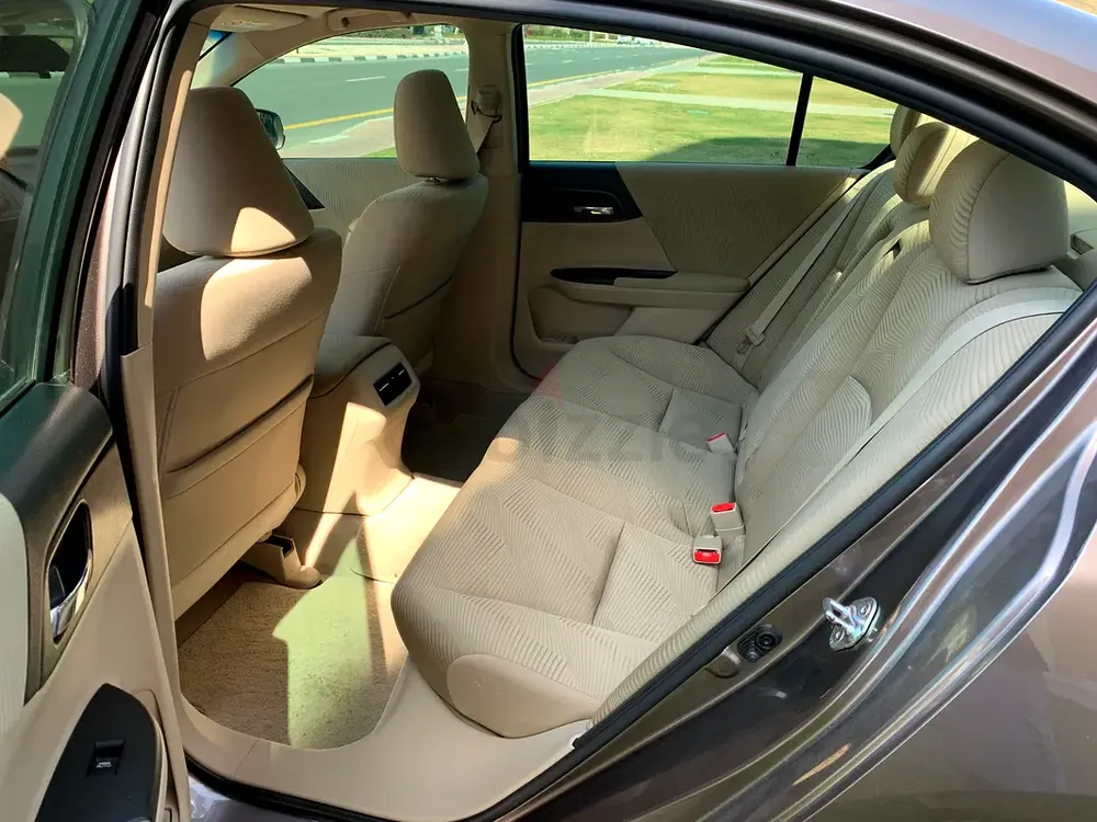 Honda Accord 2016,original paint - Image 11