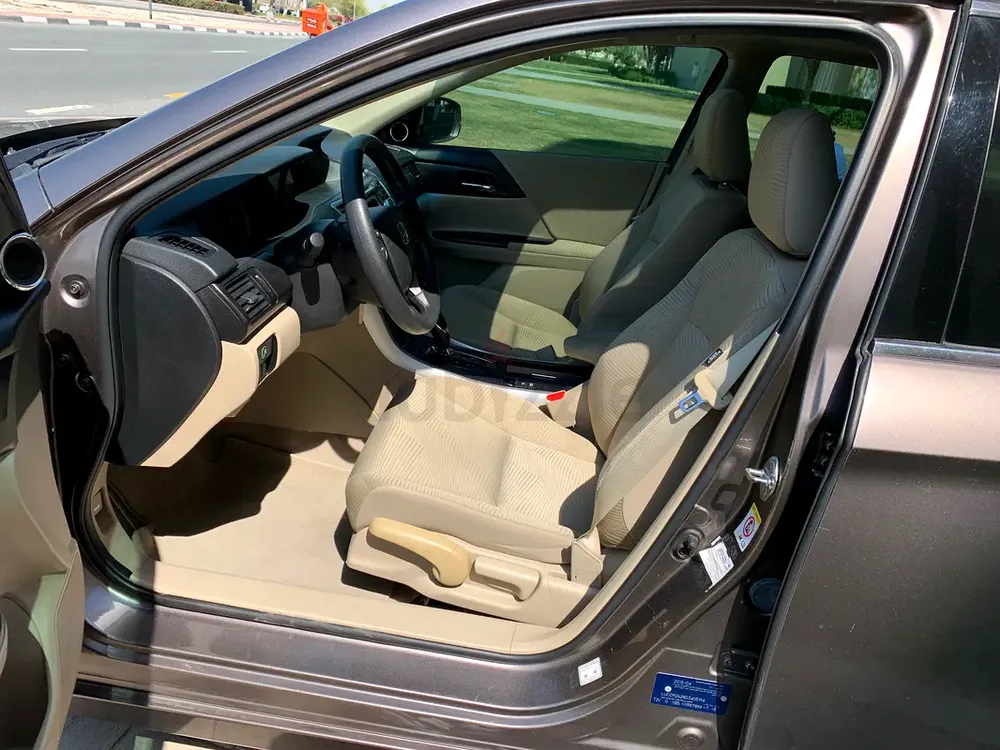 Honda Accord 2016,original paint - Image 9