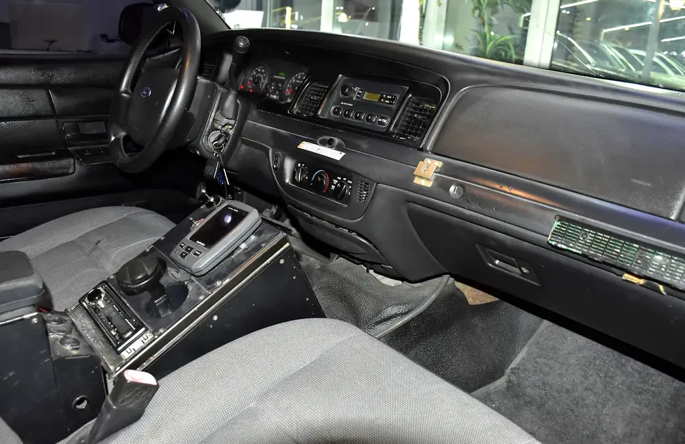 EXCELLENT DEAL for our Ford Crown Victoria ( 2011 Model ) in Black Color American Specs - Image 10