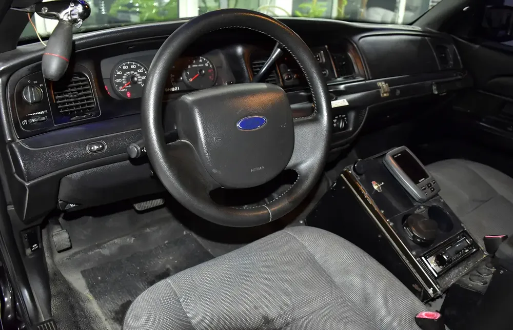 EXCELLENT DEAL for our Ford Crown Victoria ( 2011 Model ) in Black Color American Specs - Image 9