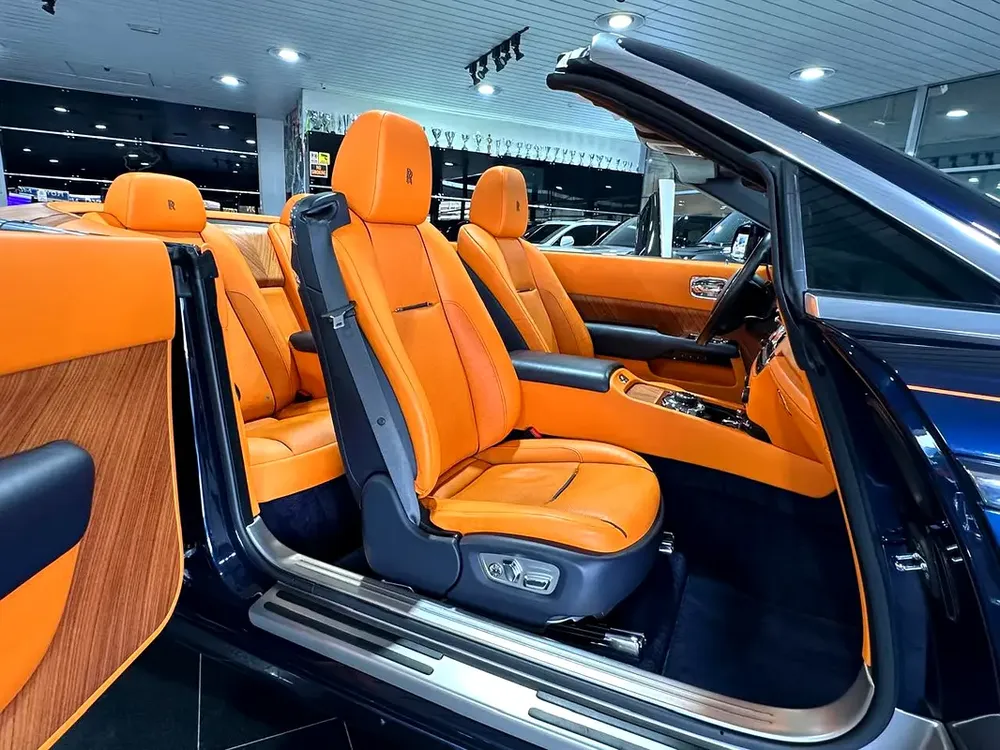 ROLLS-ROYCE DAWN PERFECT COMBINATION COLOR GCC PPF 10-YEAR WARRANTY FULL SERVICE HISTORY NO ACCIDENT - Image 6