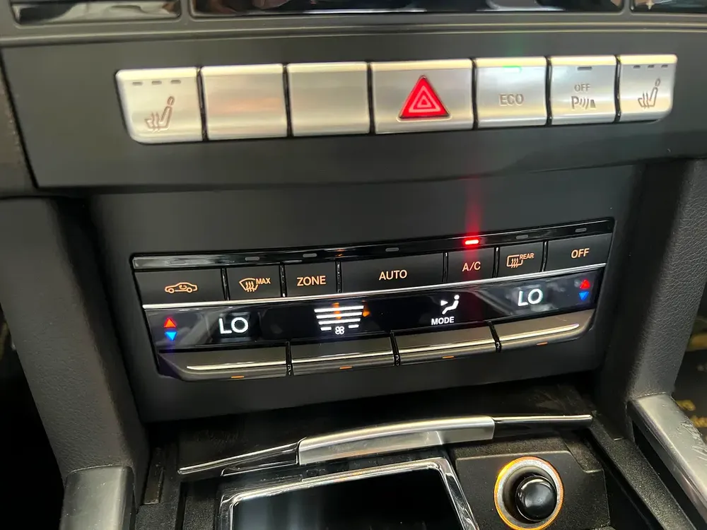 Mercedes-Benz E 300 4matic 2015, Japanese Specs - Image 19