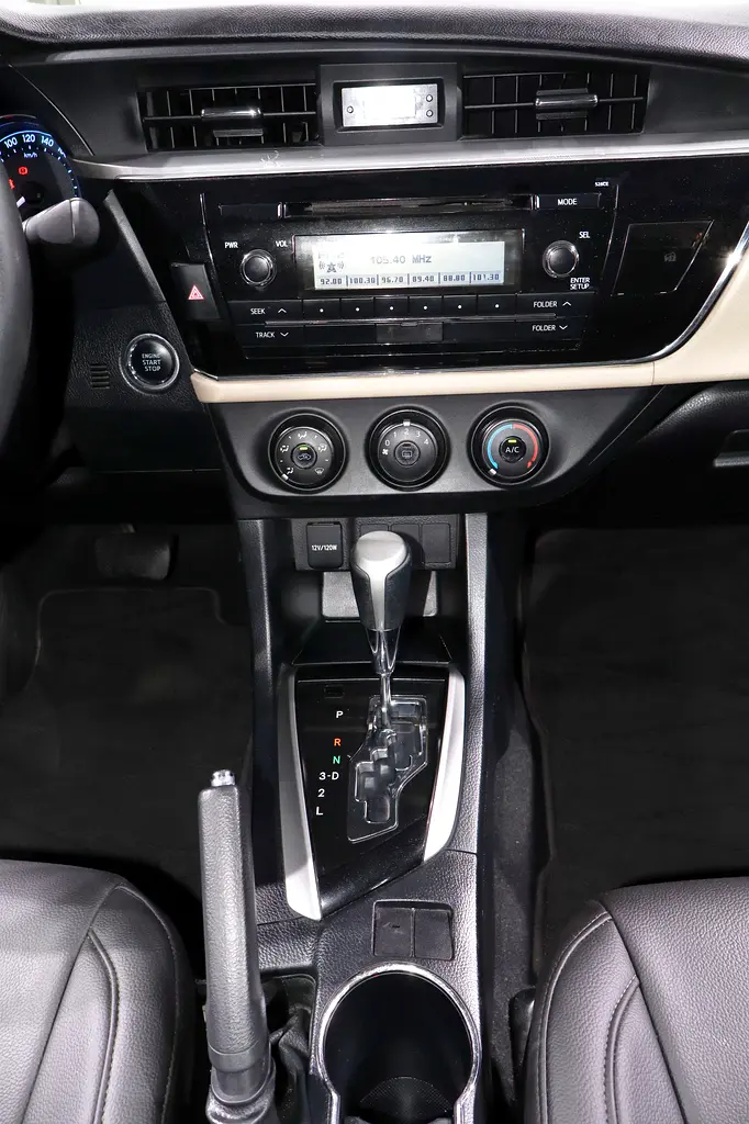 2.0L GCC Specs . Excellent Condition - Image 12