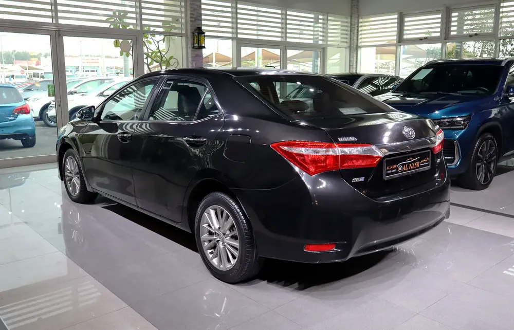 2.0L GCC Specs . Excellent Condition - Image 4