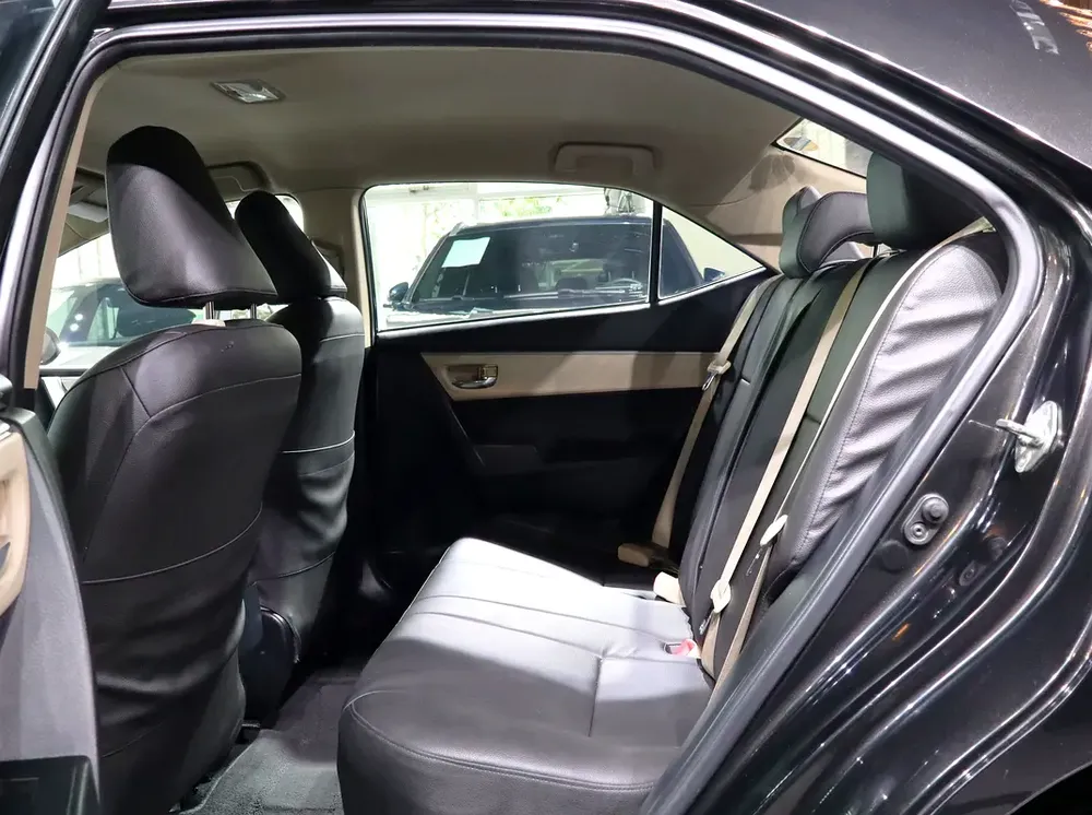 2.0L GCC Specs . Excellent Condition - Image 9