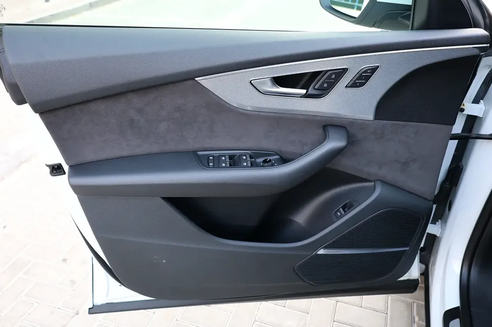 Audi Q8 (55 TFSI Quattro)-2020-72000KM-GCC SPECS - Image 9