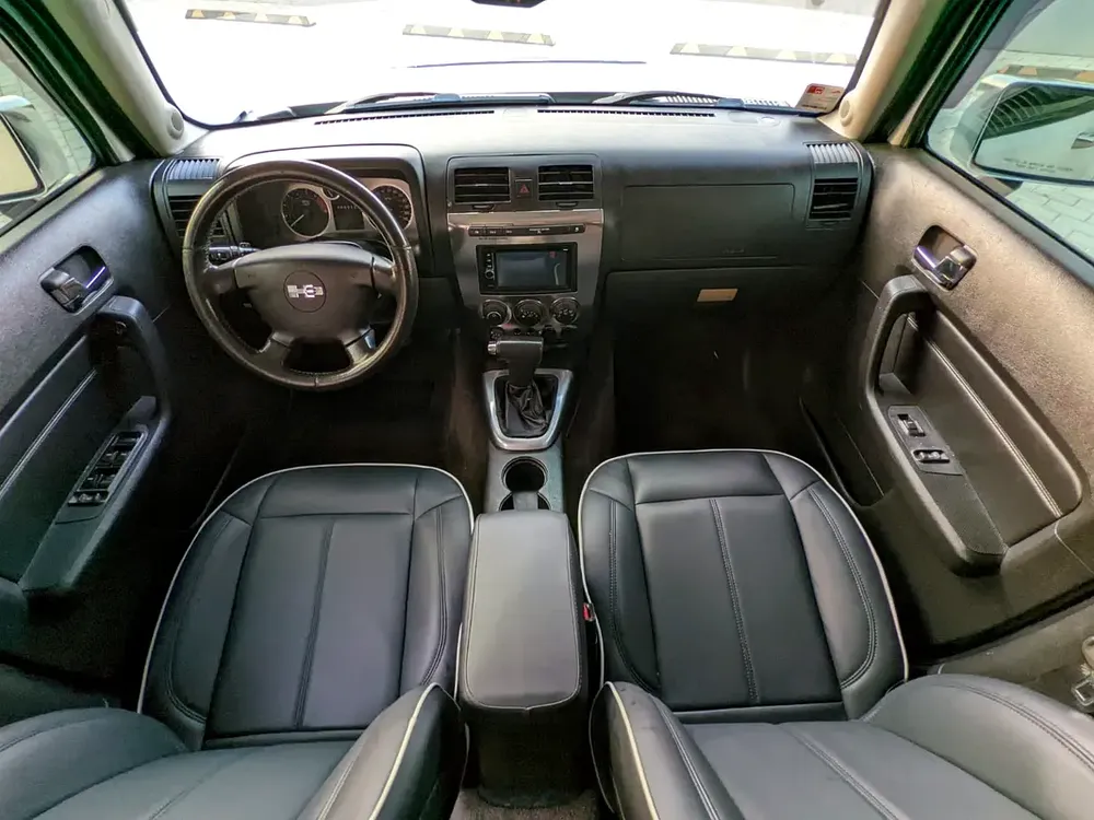Hummer H3 2006 GCC Premium Condition With Leather seats  Navigation Low Km Perfect Family Suv - Image 11