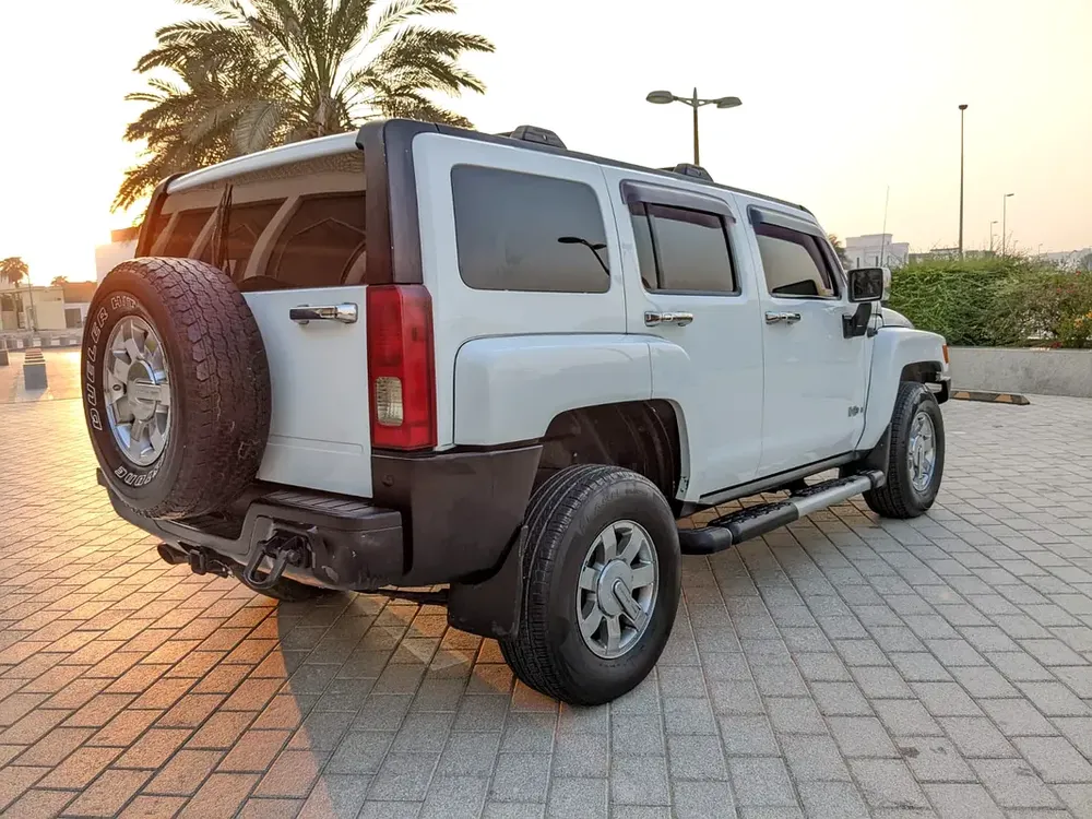 Hummer H3 2006 GCC Premium Condition With Leather seats  Navigation Low Km Perfect Family Suv - Image 12