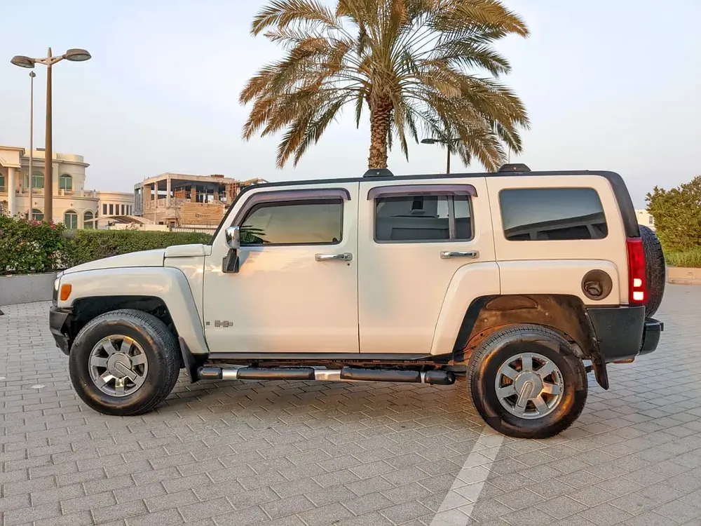 Hummer H3 2006 GCC Premium Condition With Leather seats  Navigation Low Km Perfect Family Suv - Image 14