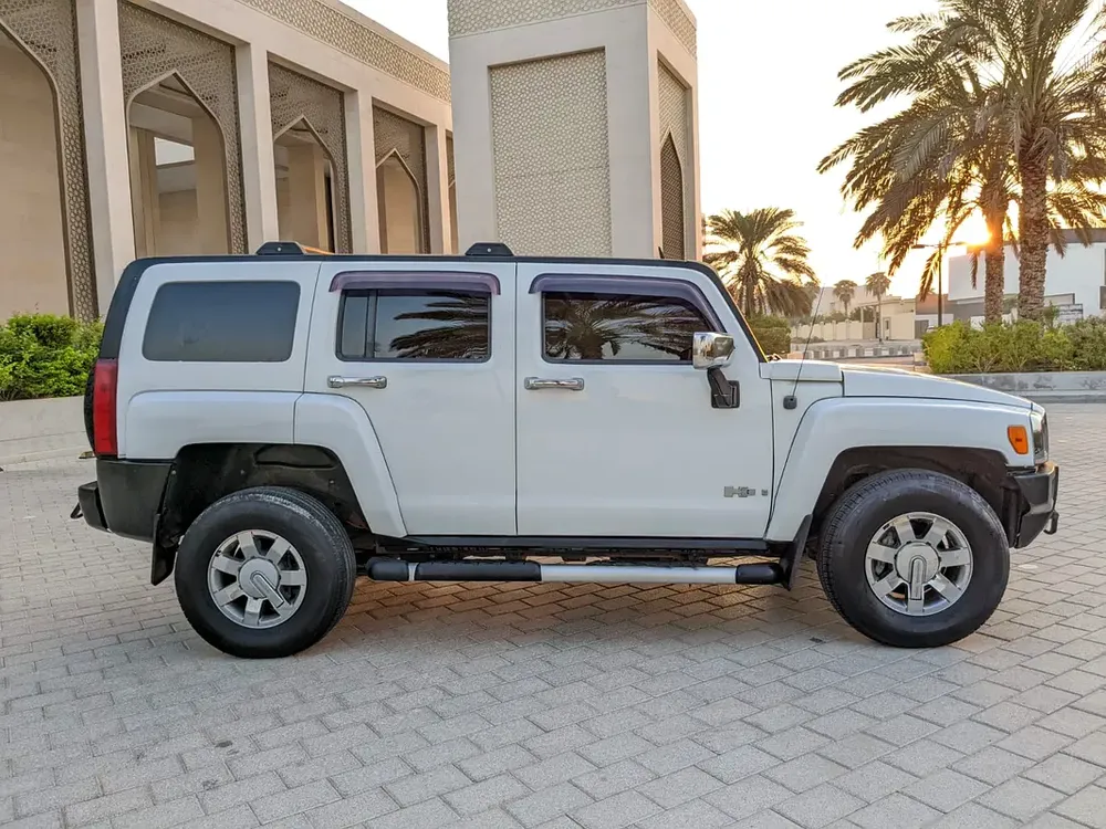 Hummer H3 2006 GCC Premium Condition With Leather seats  Navigation Low Km Perfect Family Suv - Image 17