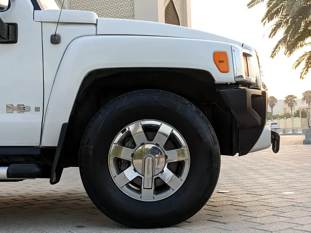 Hummer H3 2006 GCC Premium Condition With Leather seats  Navigation Low Km Perfect Family Suv - Image 18