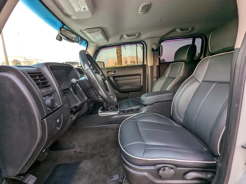 Hummer H3 2006 GCC Premium Condition With Leather seats  Navigation Low Km Perfect Family Suv - Image 7
