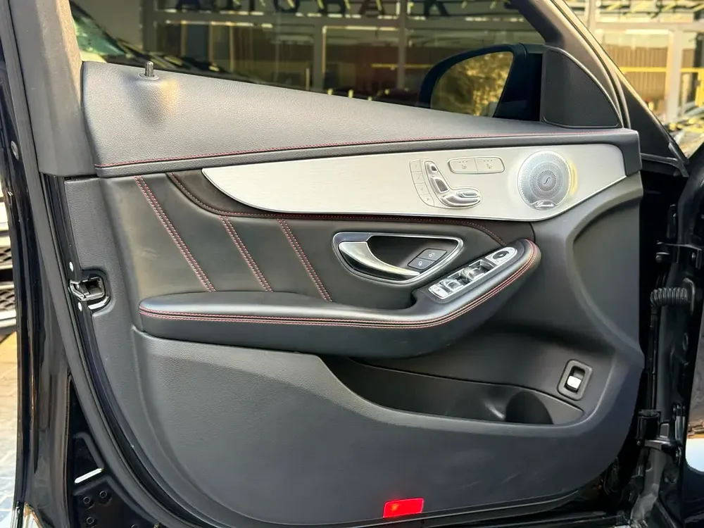 MERCEDES C63 - MODEL 2020 - NO ACCIDENT NO PAINT - Image 4