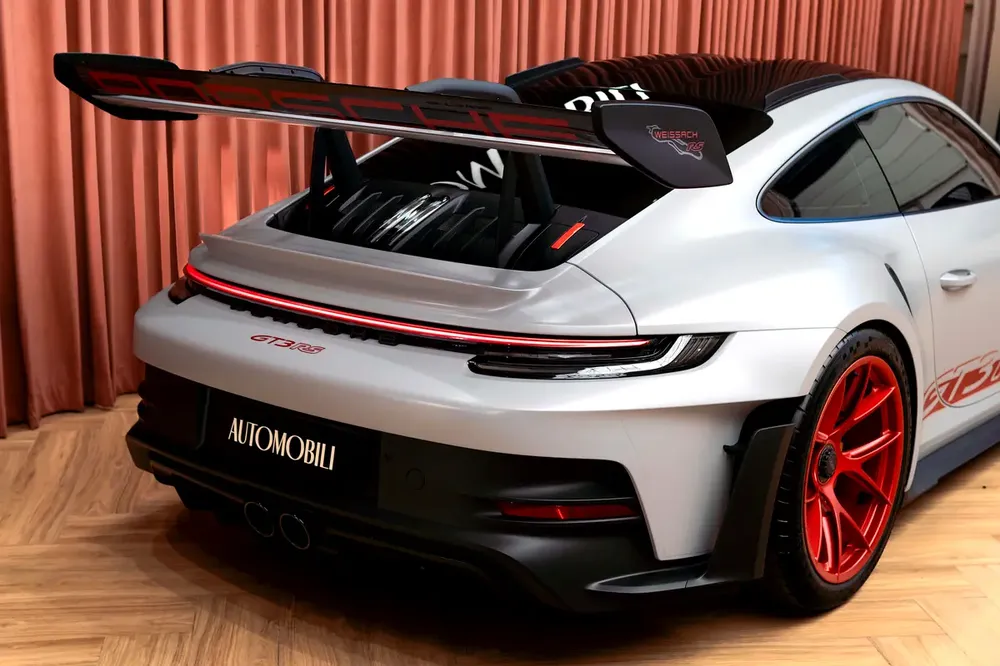 2025 Porsche 911 GT3 RS WEISSACH PACKAGE | GCC Specs | Brand New | WARRANTY TILL 2027 - Image 8