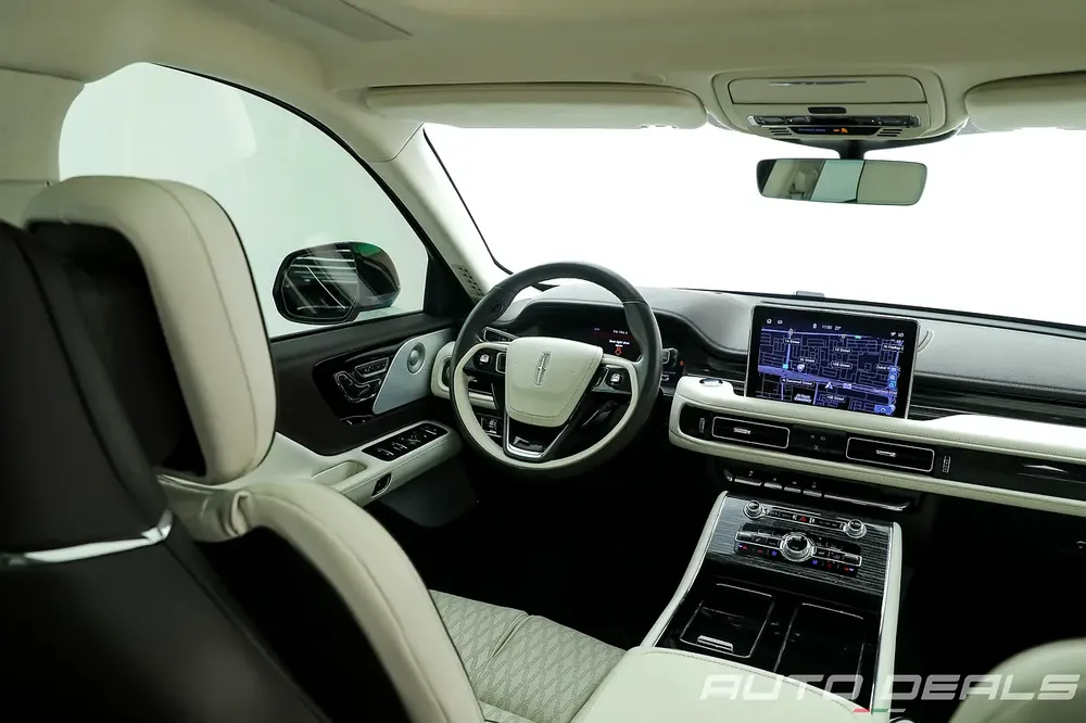 2023 Lincoln Aviator | GCC Specs | Under Warranty | Low Mileage | Excellent Condition | 3.0L V6 - Image 13