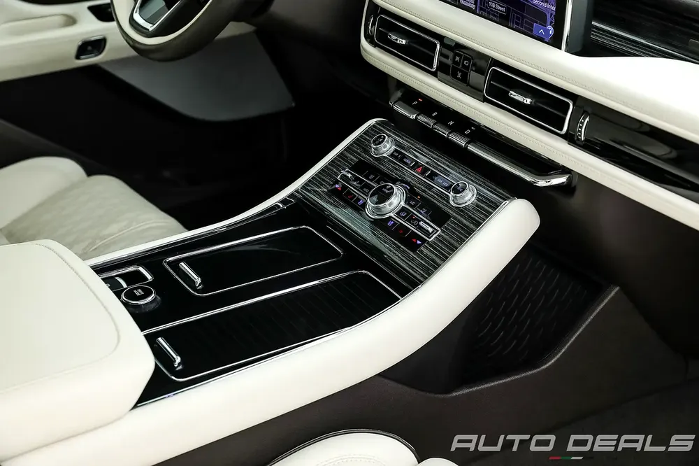 2023 Lincoln Aviator | GCC Specs | Under Warranty | Low Mileage | Excellent Condition | 3.0L V6 - Image 16