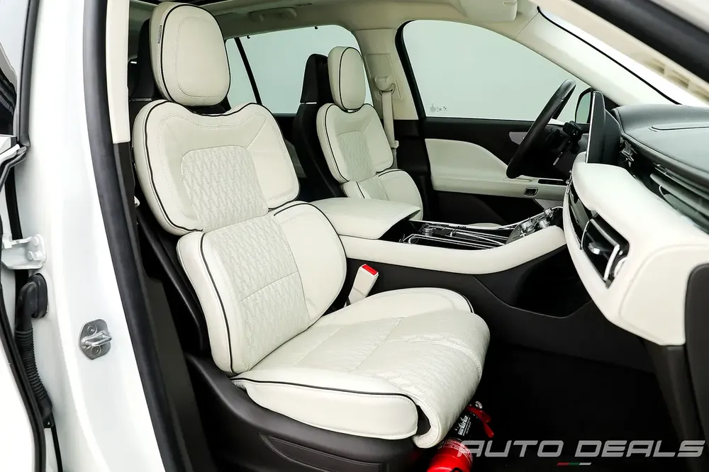2023 Lincoln Aviator | GCC Specs | Under Warranty | Low Mileage | Excellent Condition | 3.0L V6 - Image 18