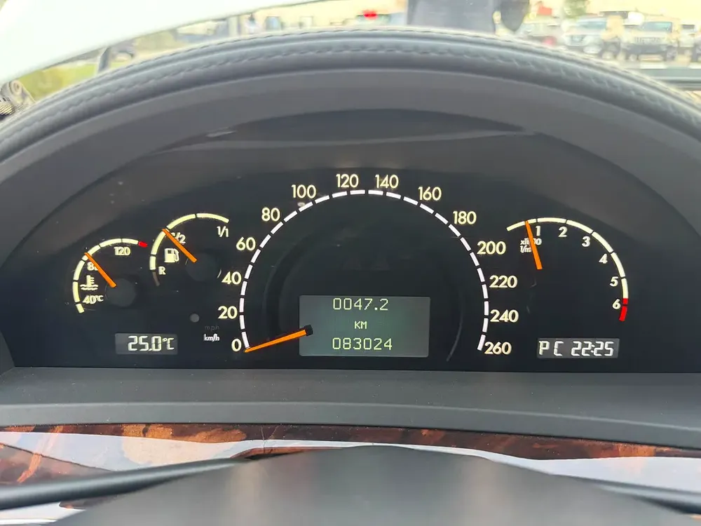 Mercedes-Benz S-Class S 600L 2003 - Japanese Specs Auction Grade 4/B - Image 15