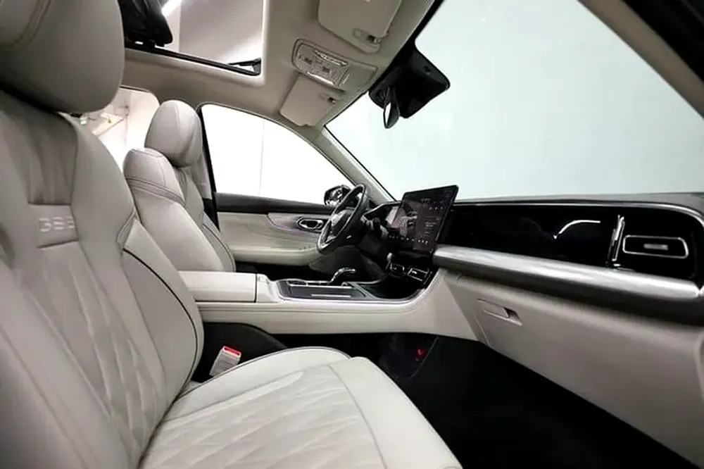 GAC GS8 2024 with 0% D:P EMI Starts 1600 Including Insurance Registration Free - Image 8