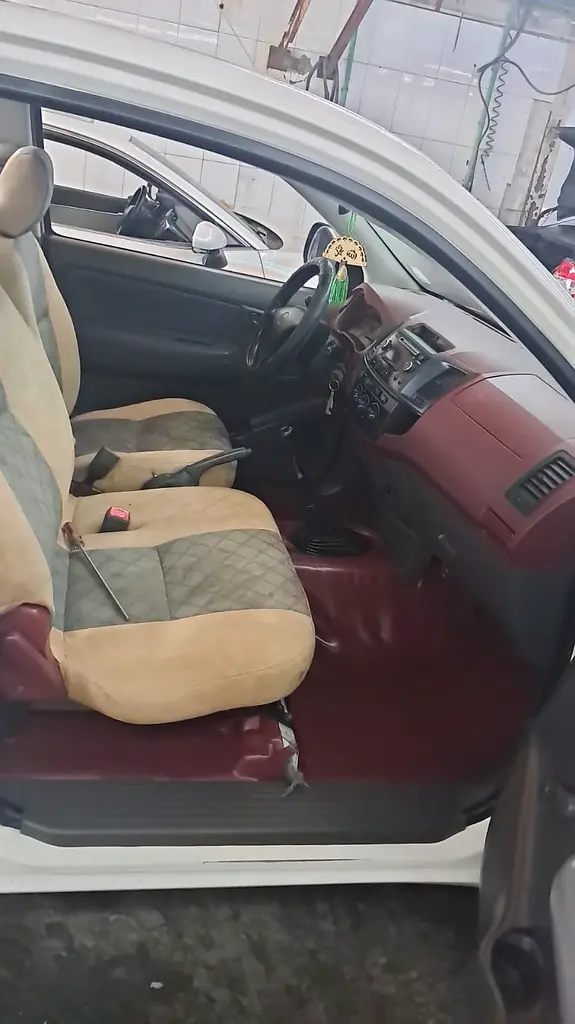 Toyota Hilux Single Cab GL 2015 - GCC Specs - Reliable and Ready to Work - Image 6