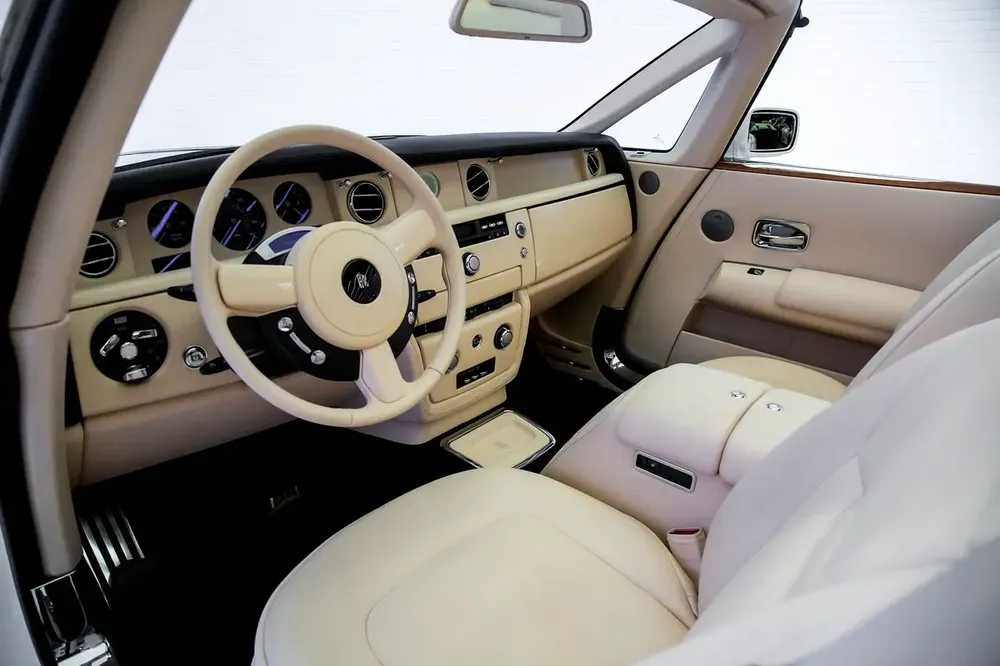PHANTOM DROPHEAD | TWO TONE EXTERIOR | LOW MILEAGES | WARRANTY AVAILABLE - Image 10