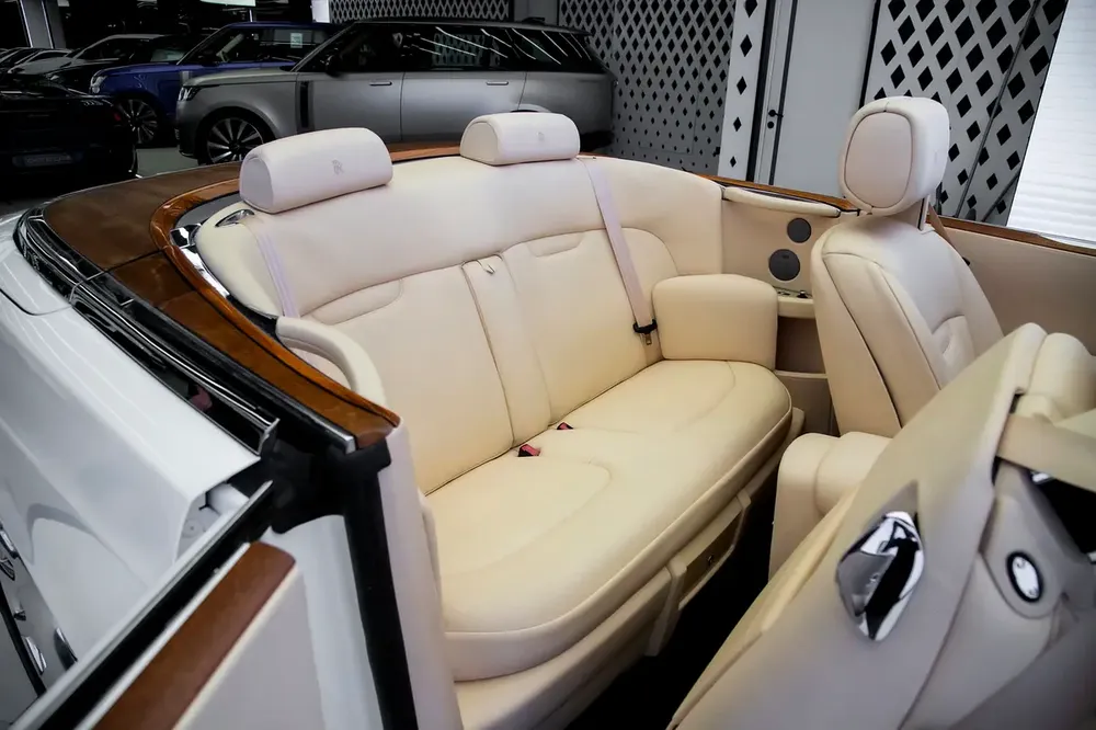 PHANTOM DROPHEAD | TWO TONE EXTERIOR | LOW MILEAGES | WARRANTY AVAILABLE - Image 12