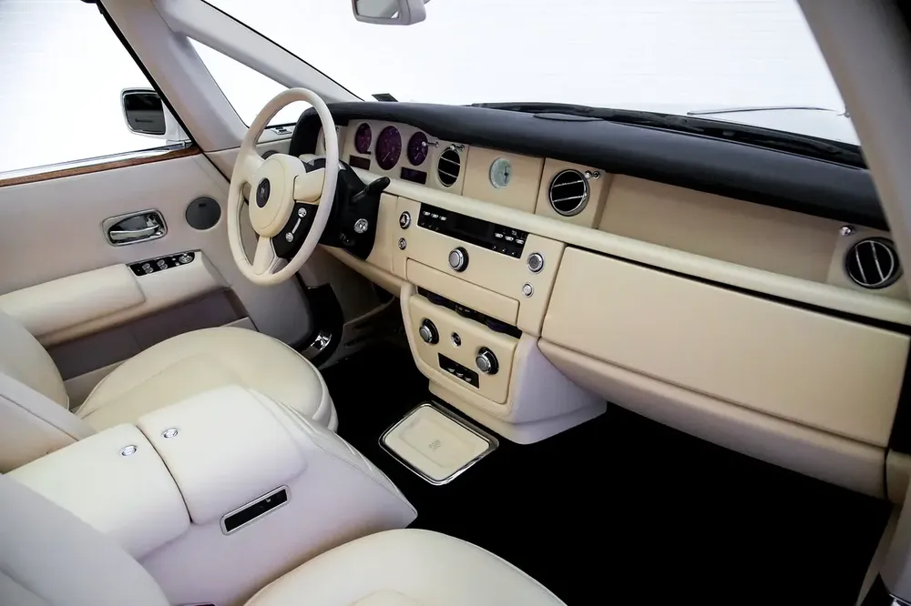 PHANTOM DROPHEAD | TWO TONE EXTERIOR | LOW MILEAGES | WARRANTY AVAILABLE - Image 6