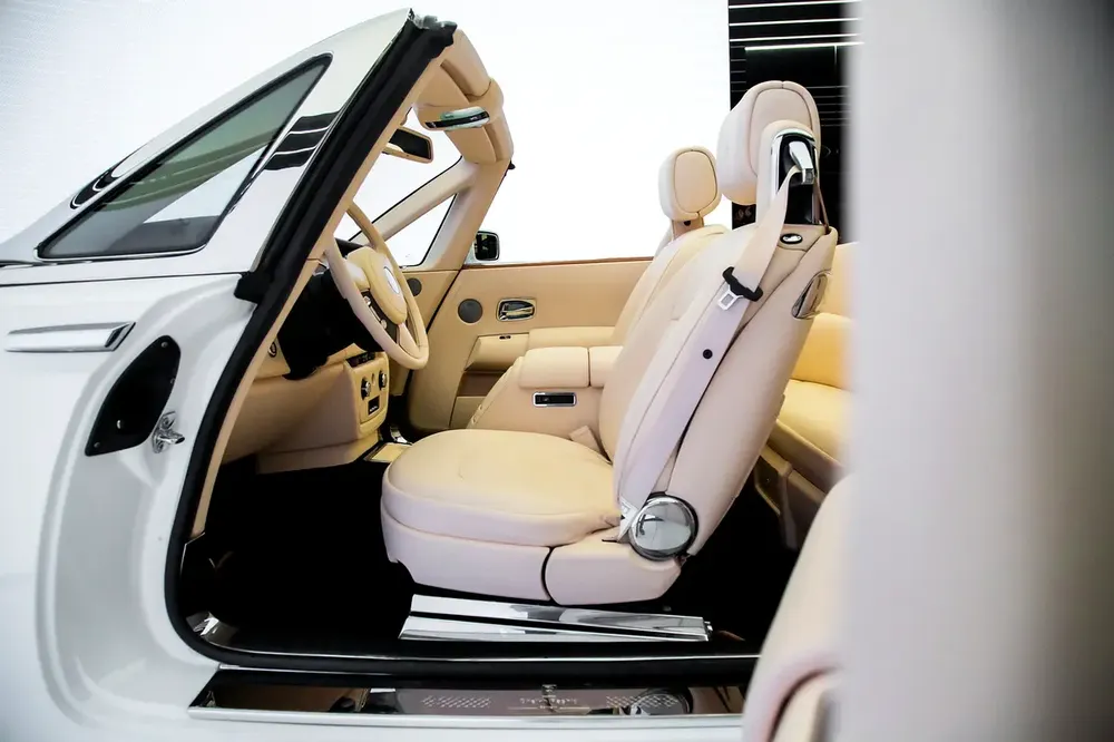 PHANTOM DROPHEAD | TWO TONE EXTERIOR | LOW MILEAGES | WARRANTY AVAILABLE - Image 8