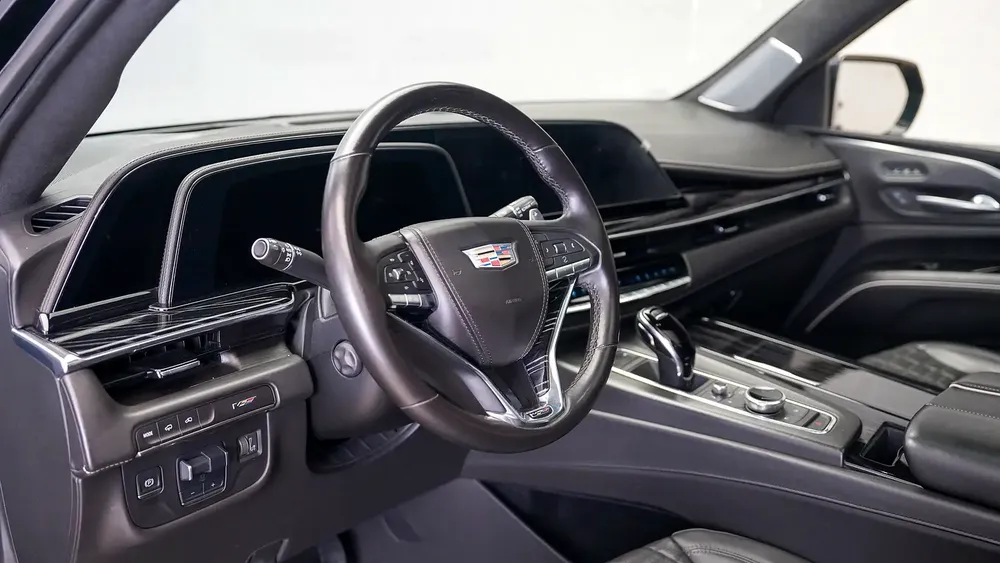 Escalade V | AED 6,571 PM | Warranty April 2027 -Service April 2028 | GCC - Image 4