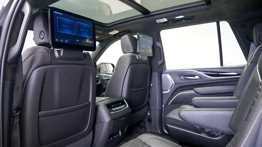 Escalade V | AED 6,571 PM | Warranty April 2027 -Service April 2028 | GCC - Image 5