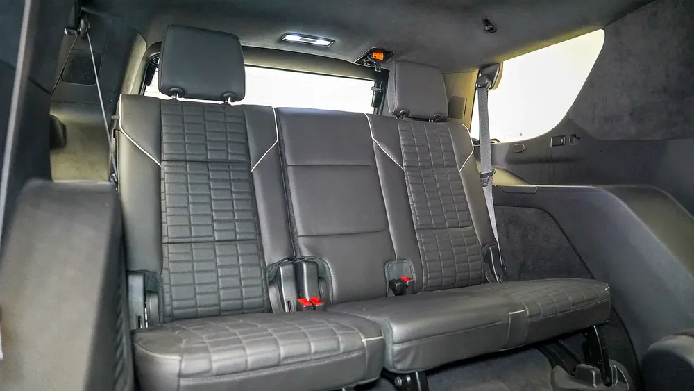 Escalade V | AED 6,571 PM | Warranty April 2027 -Service April 2028 | GCC - Image 8