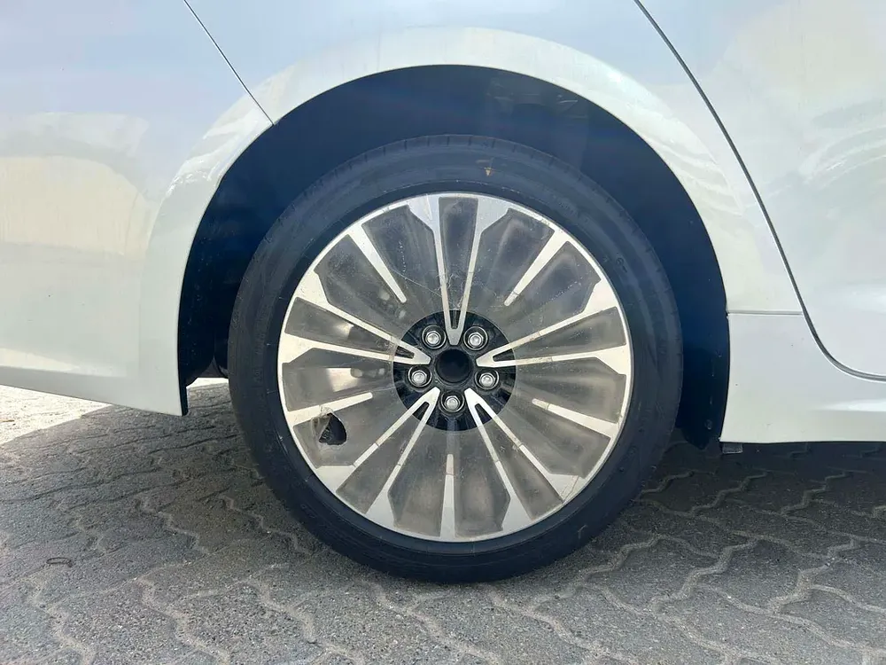 2025 TOYOTA COROLLA GLI 2.0L GCC BRAND NEW 0KM - Image 15
