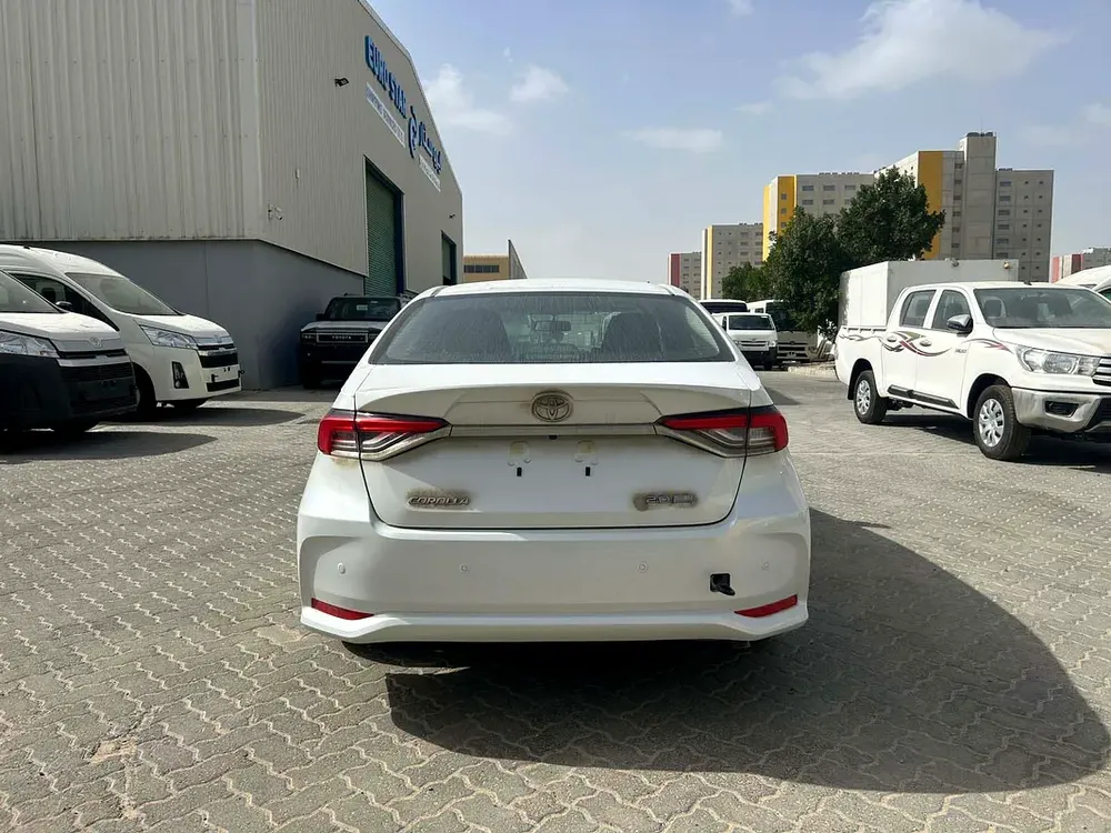 2025 TOYOTA COROLLA GLI 2.0L GCC BRAND NEW 0KM - Image 4
