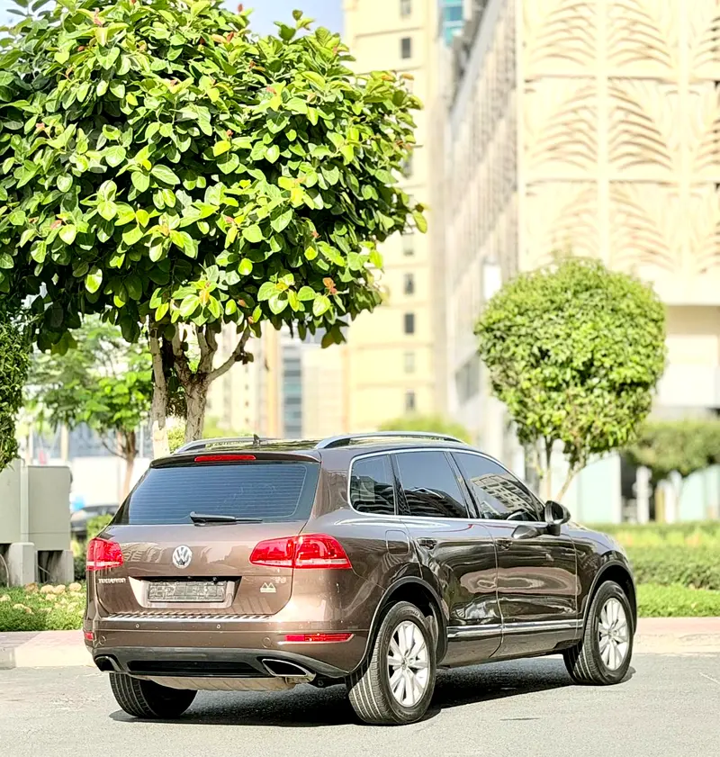 Volkswagen Touareg Highline 2014 | GCC Specs | Pristine Condition - Image 5
