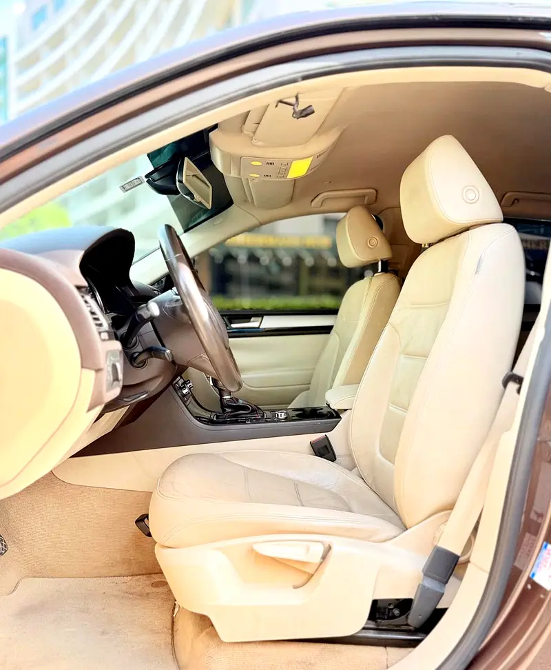 Volkswagen Touareg Highline 2014 | GCC Specs | Pristine Condition - Image 9