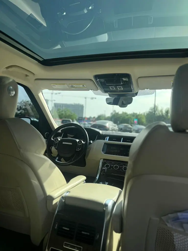Land Rover Range Rover Sport HSE 2017 - American Specs - Image 8
