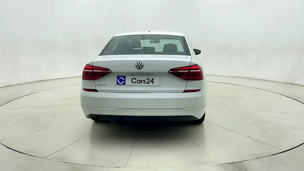 AED 555/month | Free 3 Months Warranty | 30 Day Return | VOLKSWAGEN PASSAT 2018 - Image 4