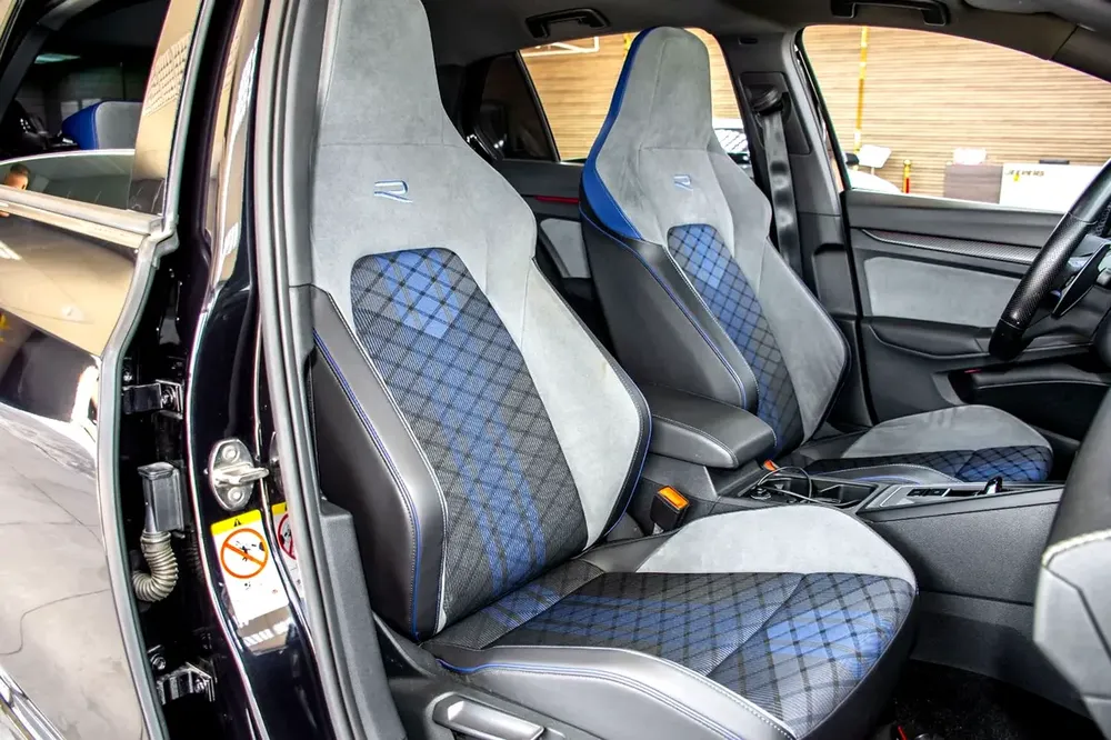 Volkswagen Golf R 2022 GCC specs - Image 10
