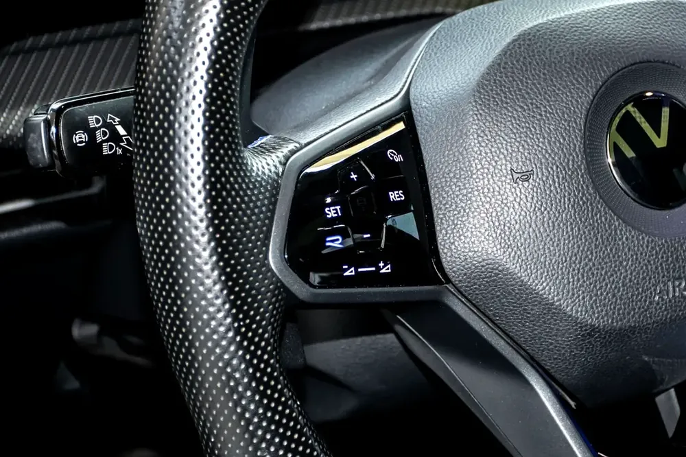 Volkswagen Golf R 2022 GCC specs - Image 12