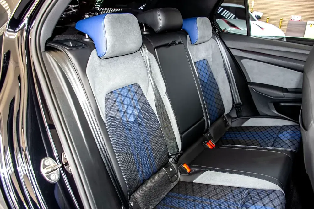 Volkswagen Golf R 2022 GCC specs - Image 18